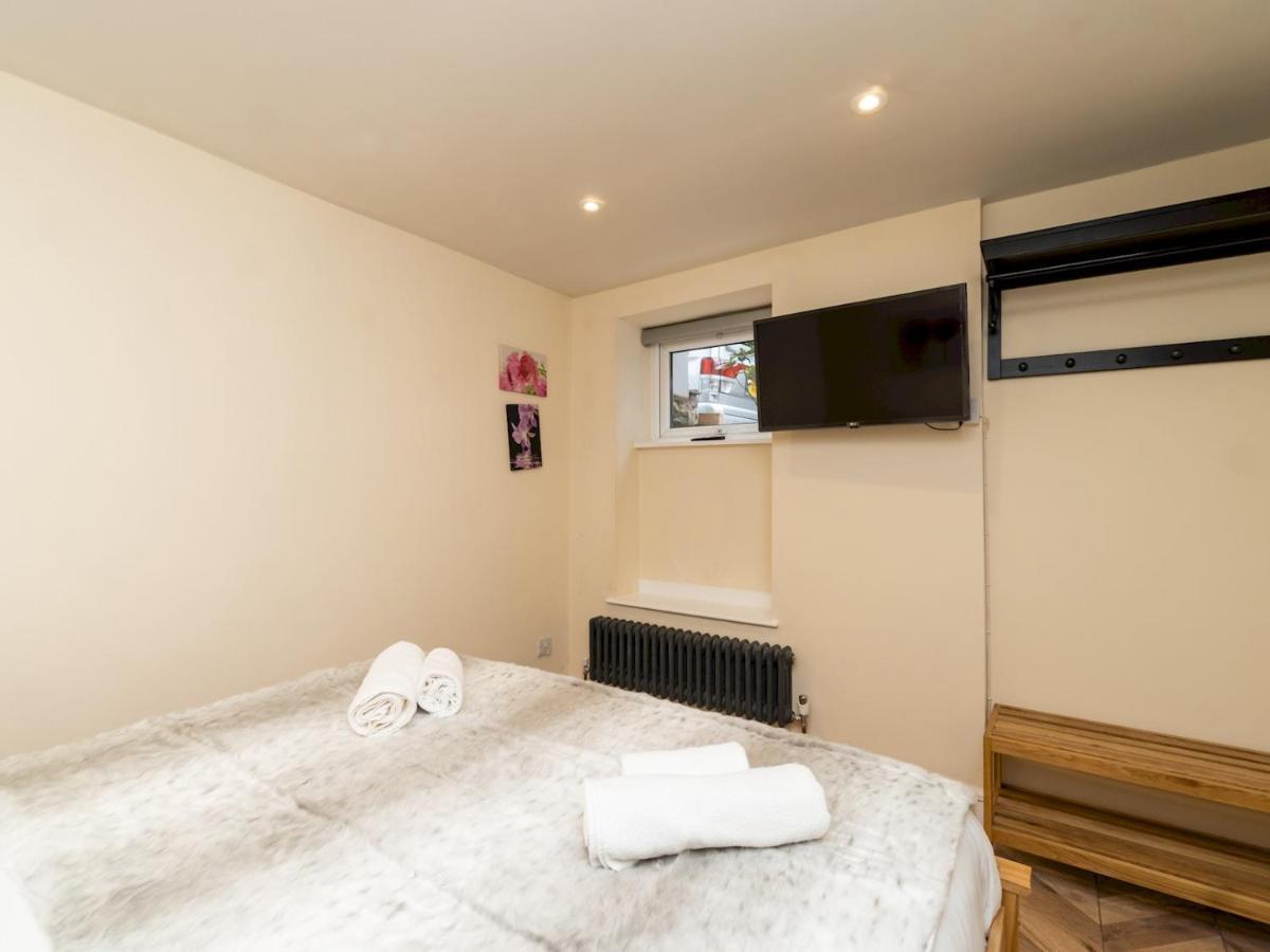 Pass The Keys Lovely 1 Bed Apartment With Free Parking Bath Eksteriør bilde