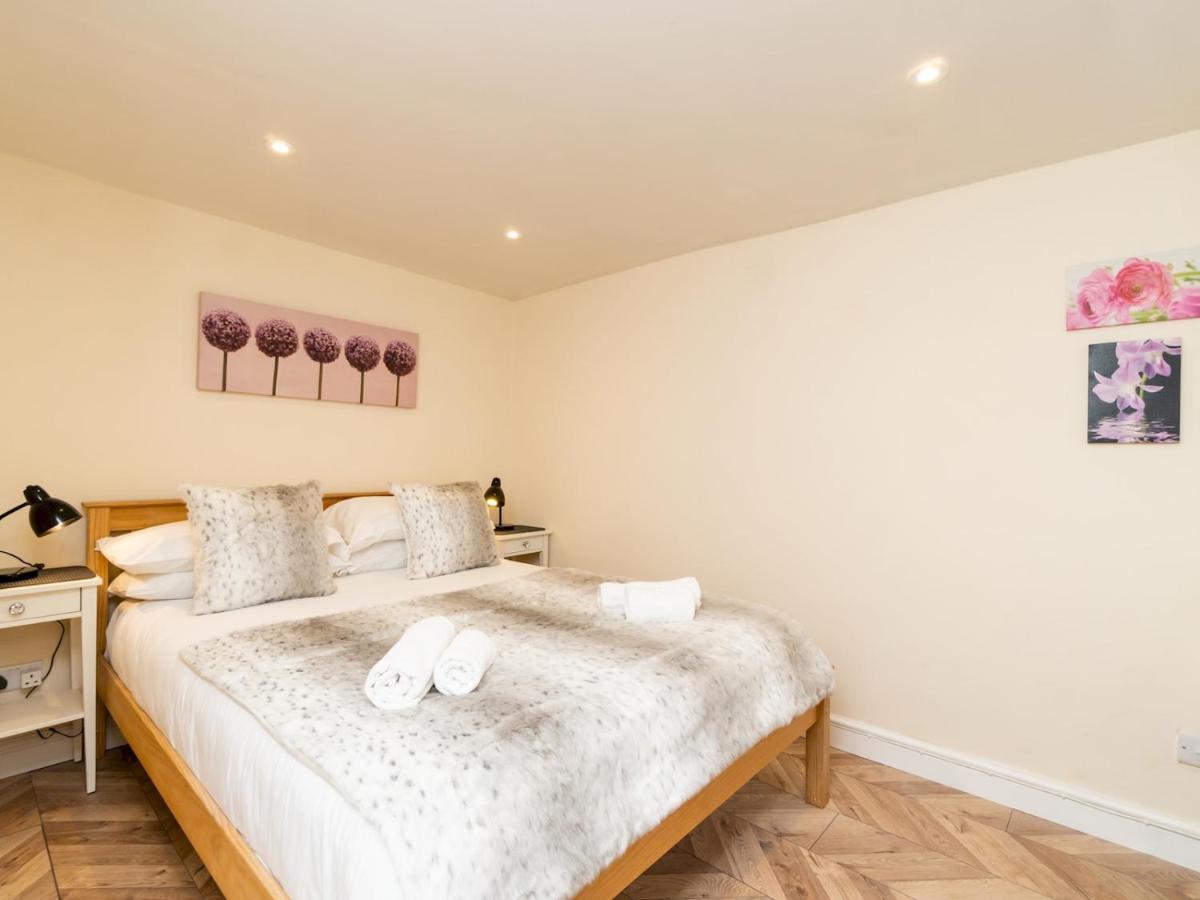 Pass The Keys Lovely 1 Bed Apartment With Free Parking Bath Eksteriør bilde