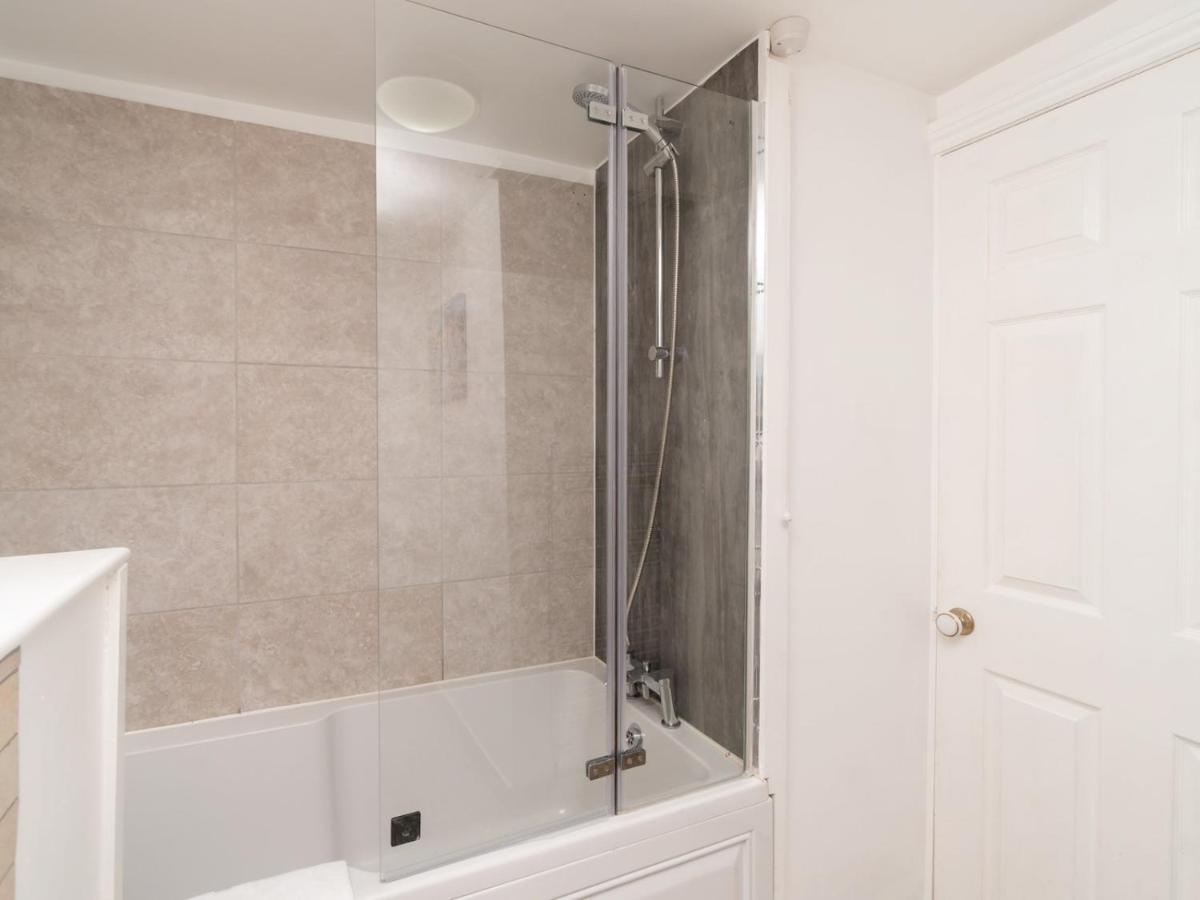 Pass The Keys Lovely 1 Bed Apartment With Free Parking Bath Eksteriør bilde