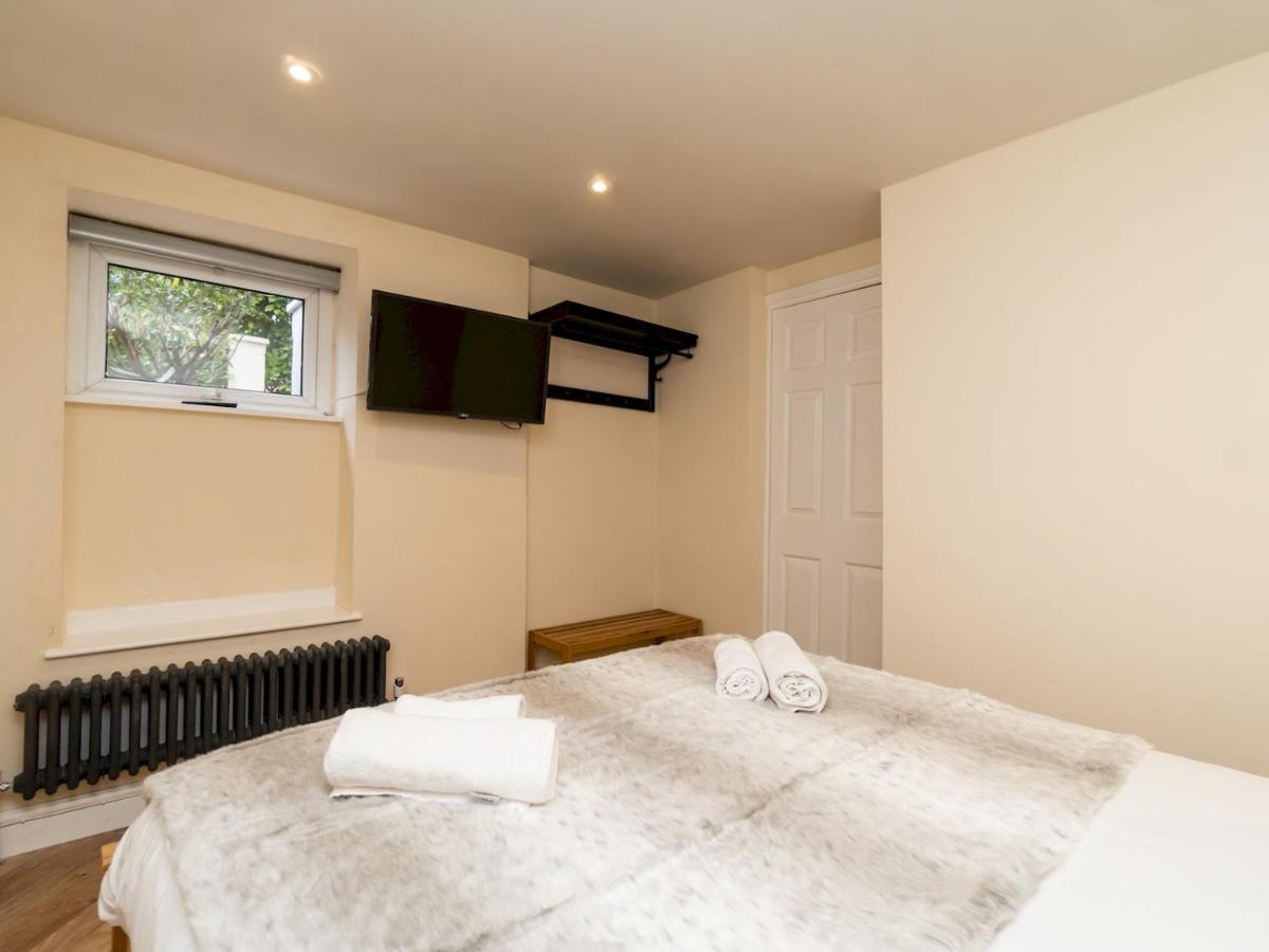 Pass The Keys Lovely 1 Bed Apartment With Free Parking Bath Eksteriør bilde